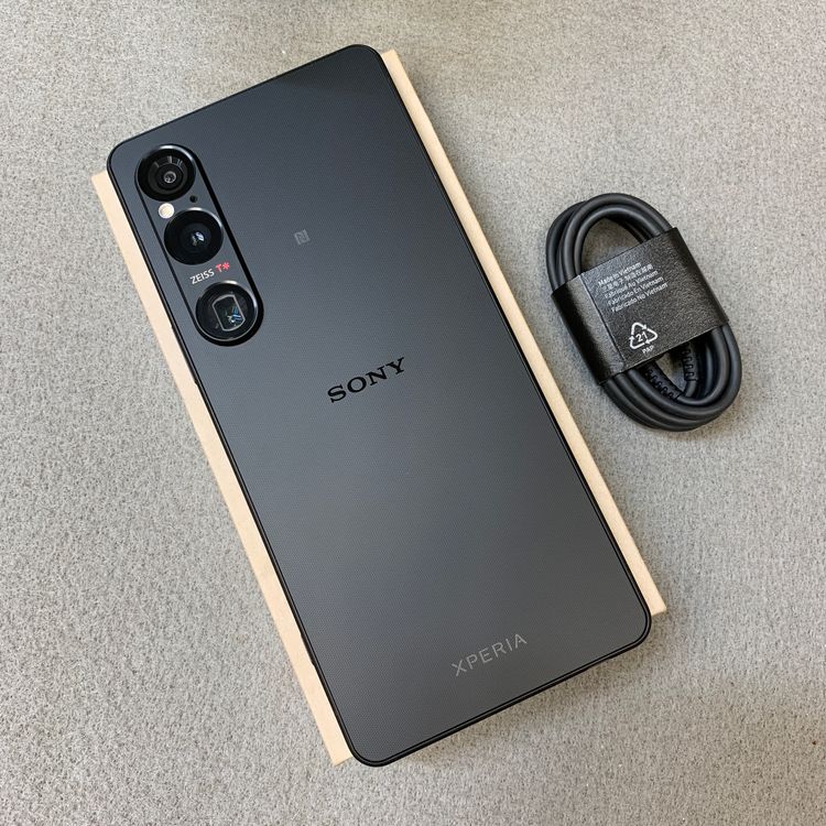 Sony Xperia 1 VI SO-51E 256GB �֥�å� �ɥ����� SIM�ե꡼����̵��
