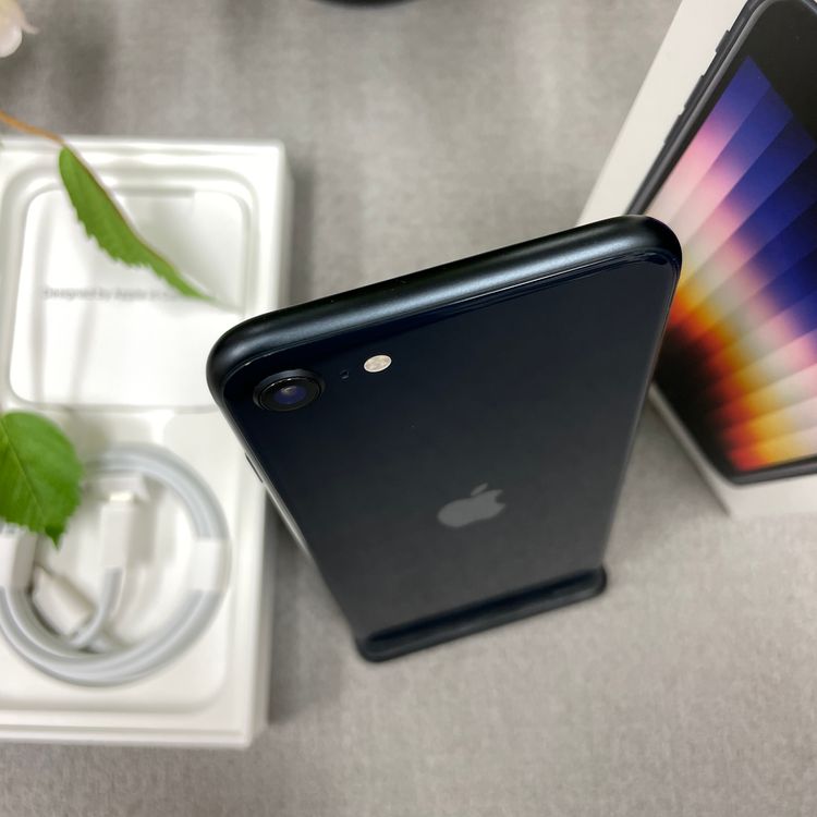 iPhoneSE ��3���� 128GB SIM�ե꡼ �ߥåɥʥ��� ����̵��