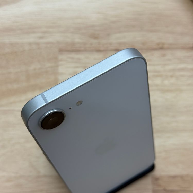 ����Ʊ�� iPhone 16e 128GB �ۥ磻�� ������SIM�ե꡼ ����̵��