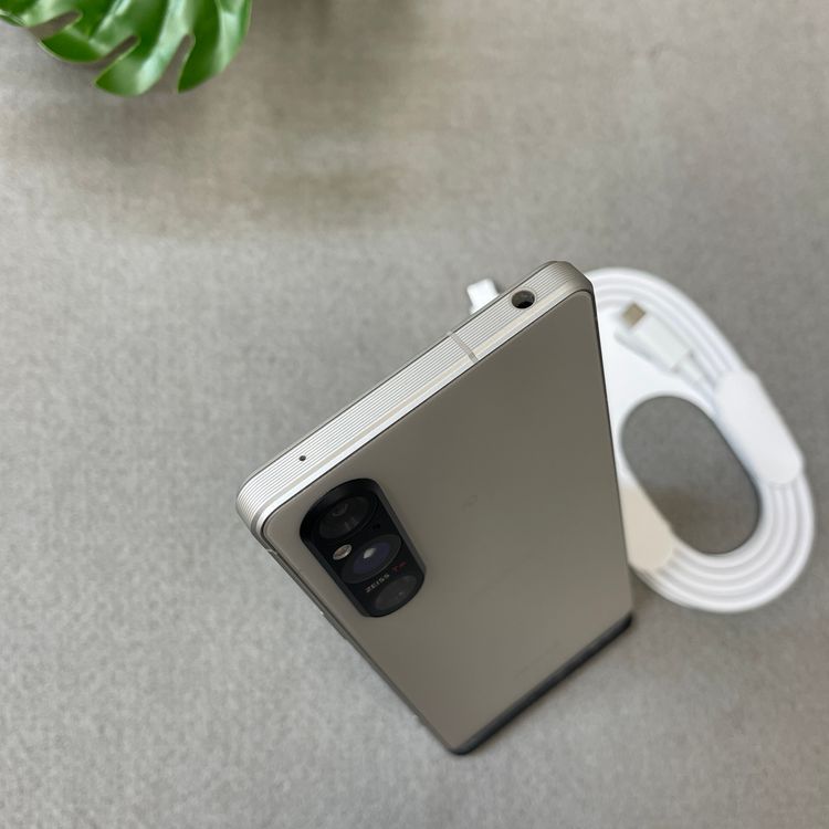 Sony Xperia 1 V SO-51D 256GB ����С� ������ SIM�ե꡼����̵��