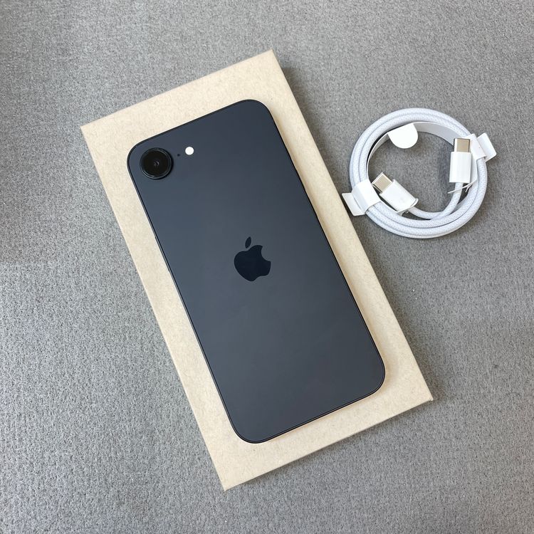 �Хåƥ꡼99% iPhone 16e 128GB �֥�å� Apple�� SIM�ե꡼����̵