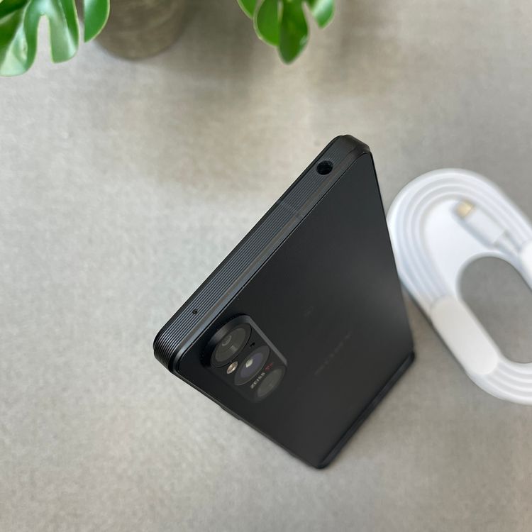Sony Xperia 1 V SO-51D 256GB �֥�å� ������ SIM�ե꡼����̵��