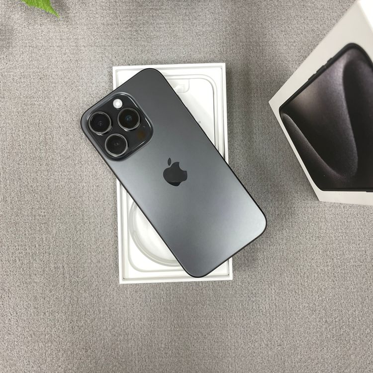 iPhone 15Pro 256GB �֥�å������� SIM�ե꡼ ����̵��
