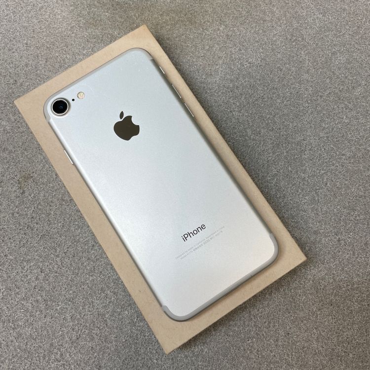 �Хåƥ꡼ 91% iPhone 7 32GB ����С������� SIM�ե꡼����̵��
