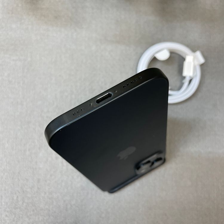 �Хåƥ꡼ 83% iPhone 15 256GB �֥�å� ������ SIM�ե꡼����̵��
