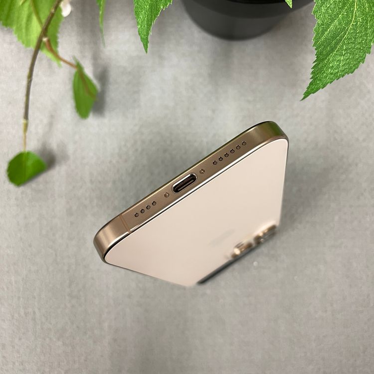 �Хåƥ꡼ 97% iPhone 16ProMax 256GB �ǥ����� ������ SIM�ե꡼