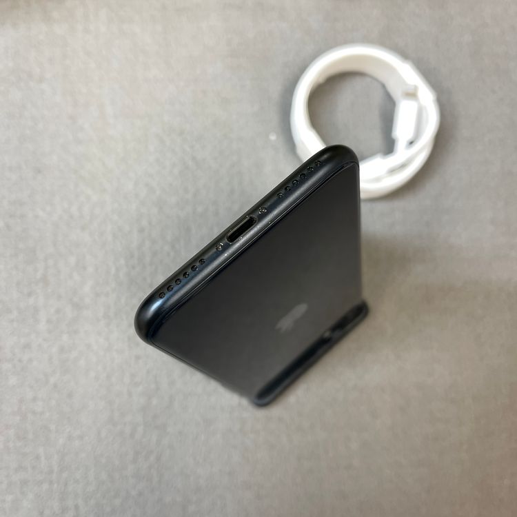 �Хåƥ꡼100% iPhone SE�裳���� 128GB �ߥåɥʥ��� ������SIM�ե꡼����̵��