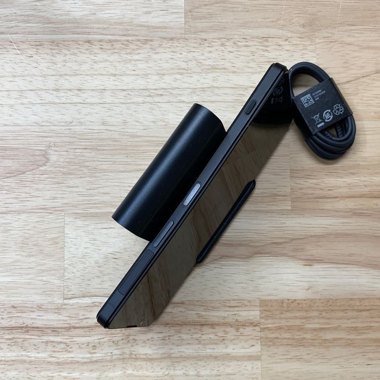 Sony Xperia 1 V SO-51D 256GB �֥�å� ������ SIM�ե꡼����̵��