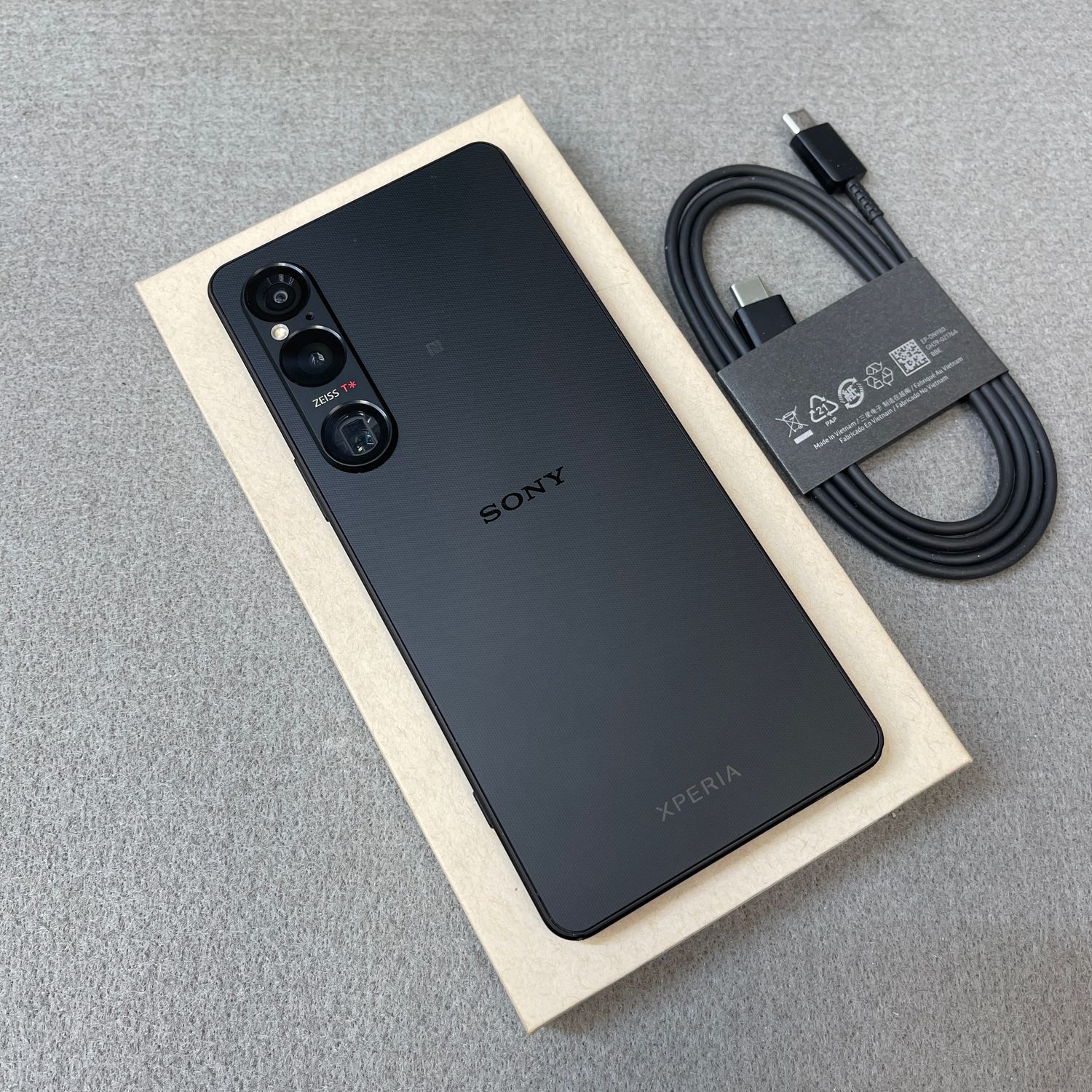 ムスビー｜Sony Xperia 1 VI 256GB ブラック ドコモ版 SIMフリー送料 