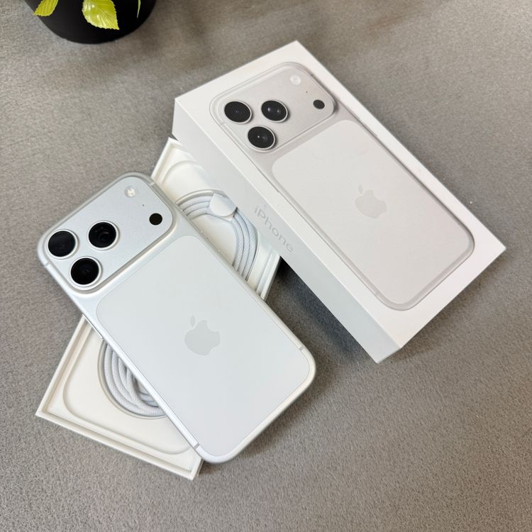 ����Ʊ�� �Хåƥ��100% iPhone 17Pro 256GB ����С������� SIM�ե꡼