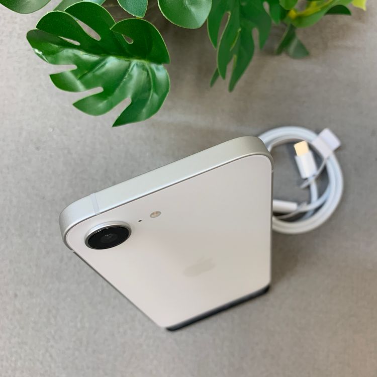 �Хåƥ꡼100% iPhone 16e 128GB �ۥ磻�� ������ SIM�ե꡼����̵��