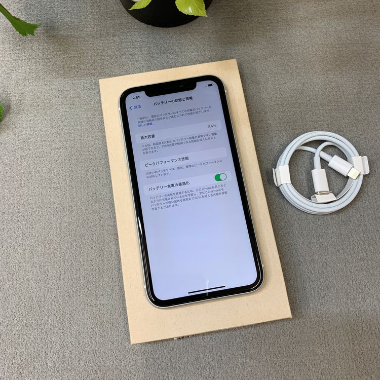 iPhone XR 64GB �ۥ磻�� ������ SIM�ե꡼����̵��
