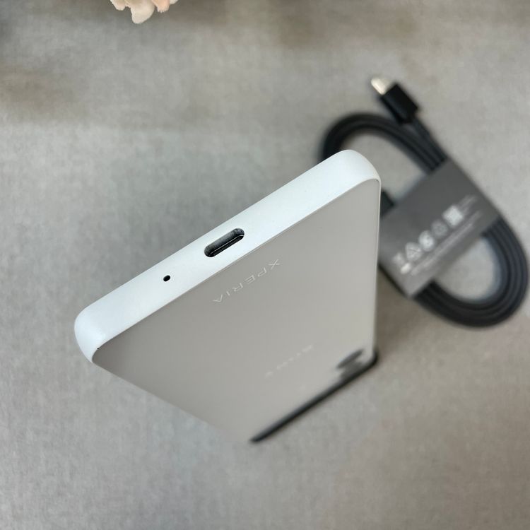 Xperia 10VI 128GB �ۥ磻�� SO-52E �ɥ����� SIM�ե꡼ ����̵��