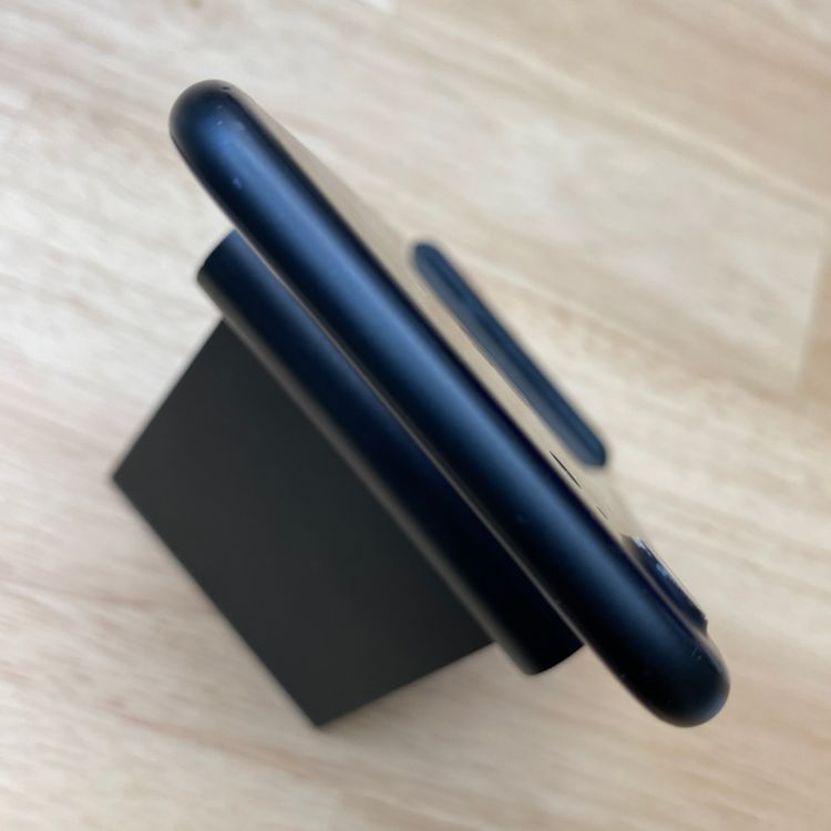 �Хåƥ꡼ 93% iPhone 7 32GB �֥�å������� SIM�ե꡼����̵��