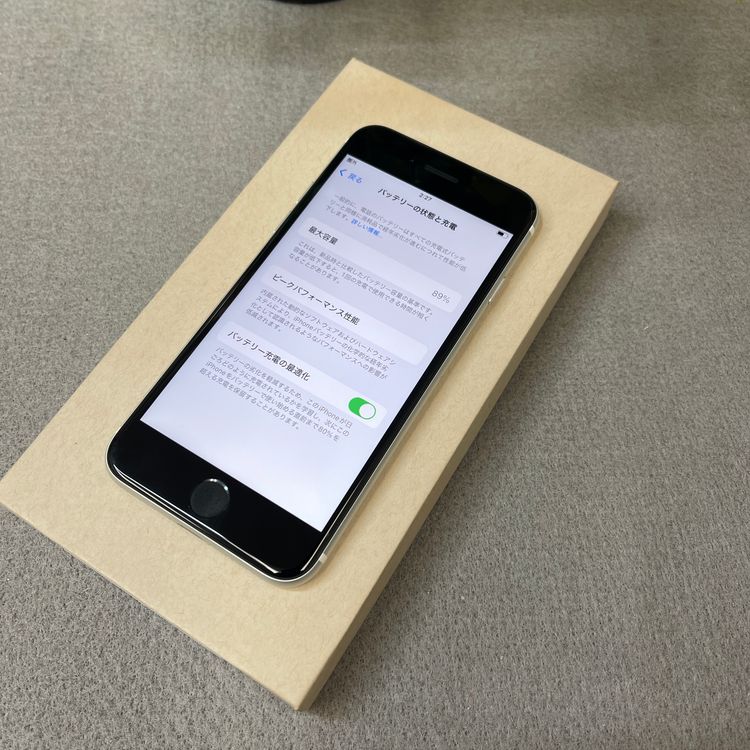 �Хåƥ꡼89% iPhone SE2 64Gb �ۥ磻�� ������SIM�ե꡼ ����̵�� 51545