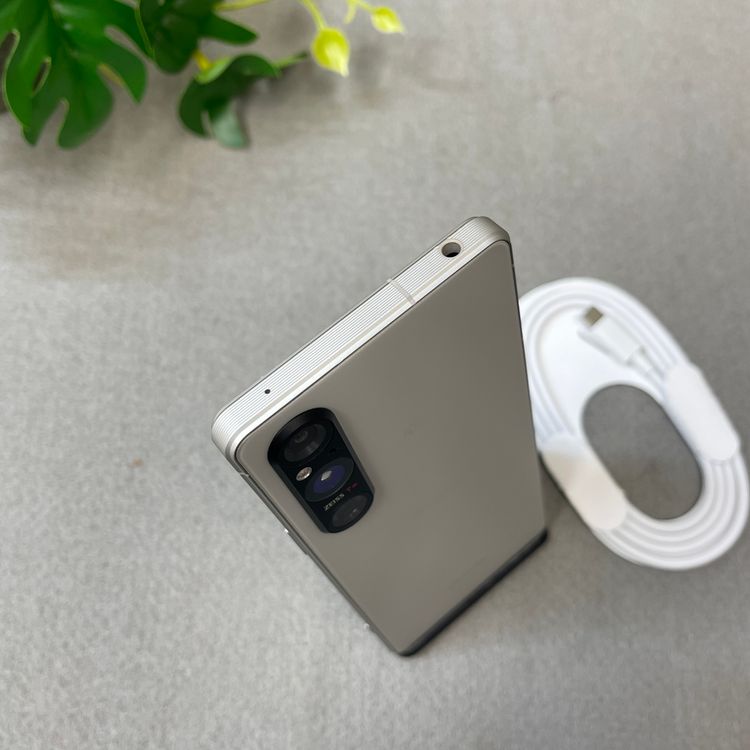 Sony Xperia 1 V SO-51D 256GB ����С� ������ SIM�ե꡼����̵��