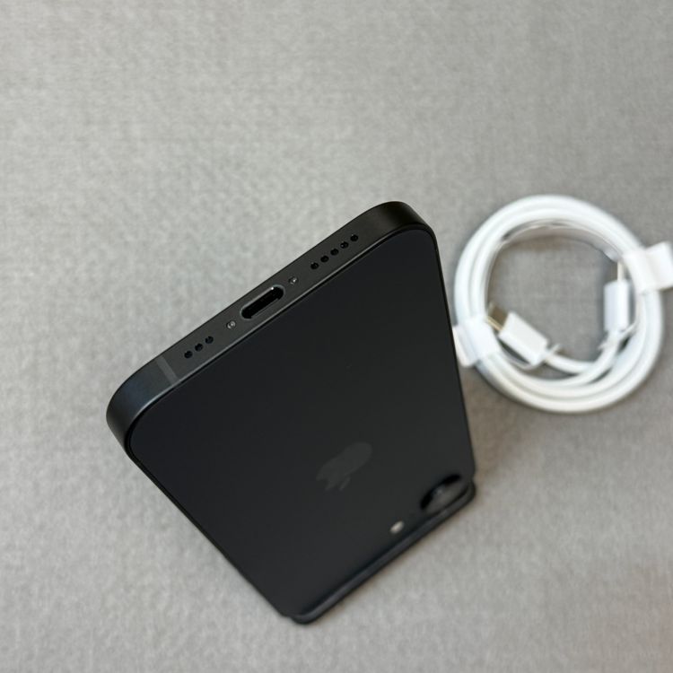 �Хåƥ꡼100% iPhone 16e 128GB �֥�å� ������SIM�ե꡼����̵��