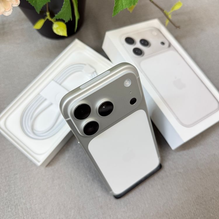 ����Ʊ�� �Хåƥ��100% iPhone 17Pro 256GB ����С������� SIM�ե꡼