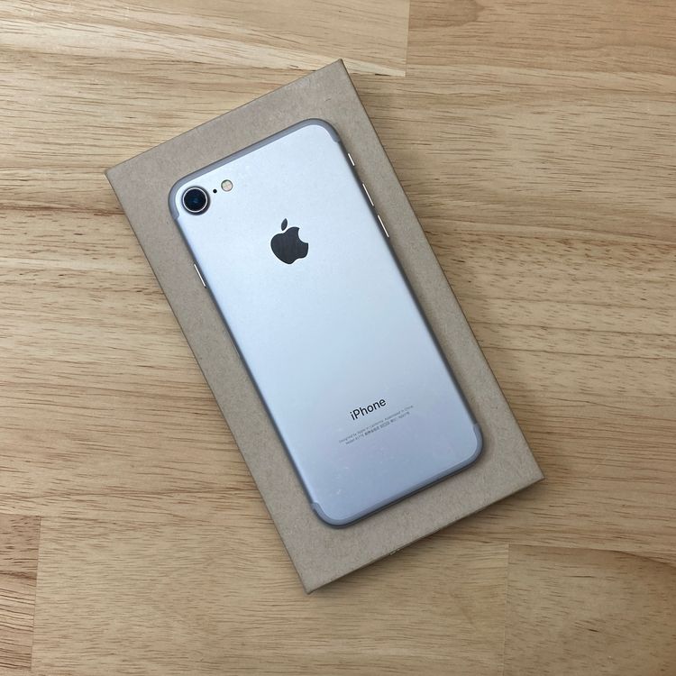 �Хåƥ꡼ 88% iPhone 7 32GB ����С��������� SIM�ե꡼����̵��