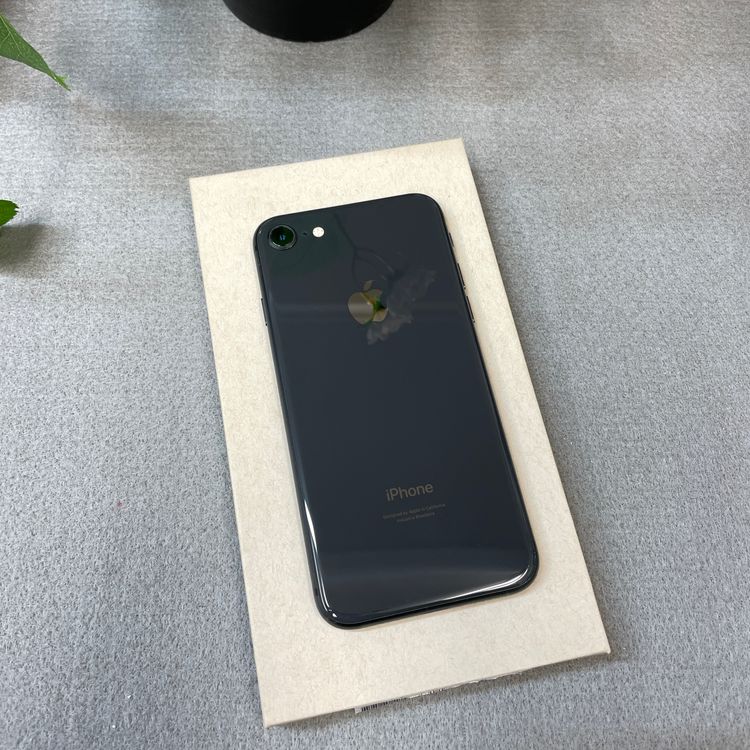 iPhone8 64GB ���ڡ������쥤����SIM�ե꡼ ����̵��