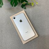バッテリー 100% iPhone 7 32GB シルバー国内版 SIMフリー送料無料