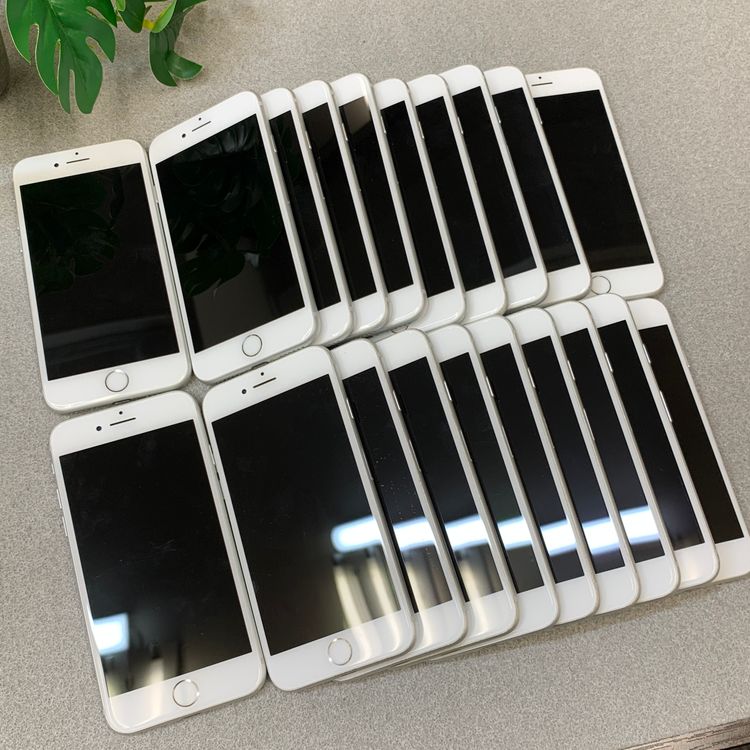 20�� ���å� iPhone 7 32GB ����С� ������SIM�ե꡼����̵��