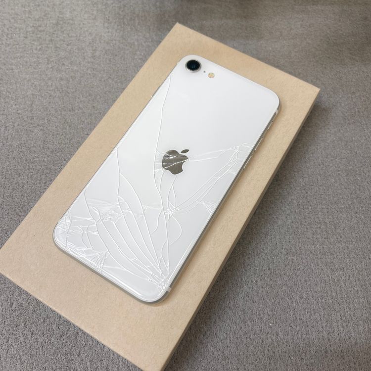 �Хåƥ꡼ 86% iPhone SE2 64GB �ۥ磻�� ������ SIM�ե꡼ 90664