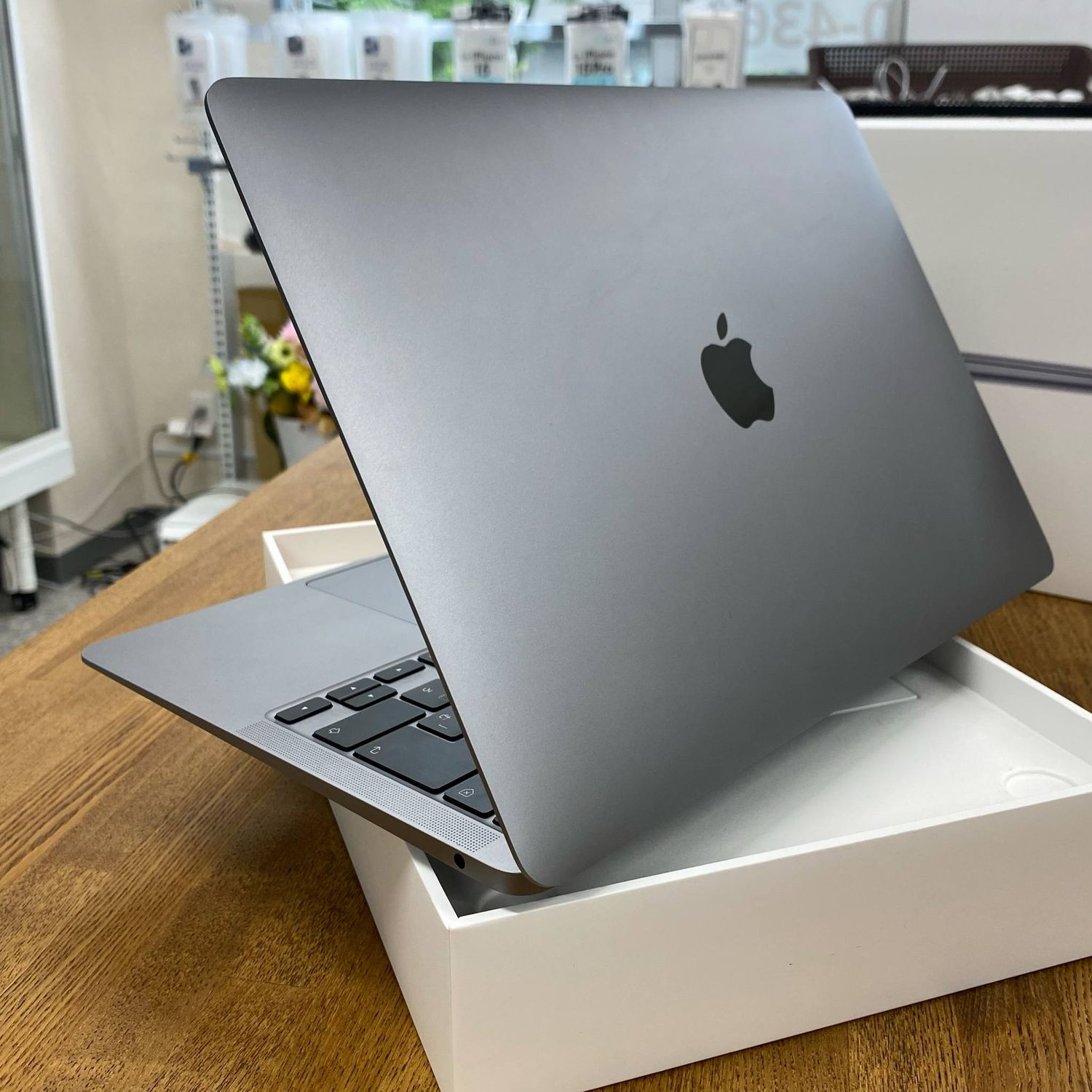 Apple MacBook Air 13インチ スペースグレー ムスビー|MacBook Air 13インチ M1チップ スペースグレー2020年