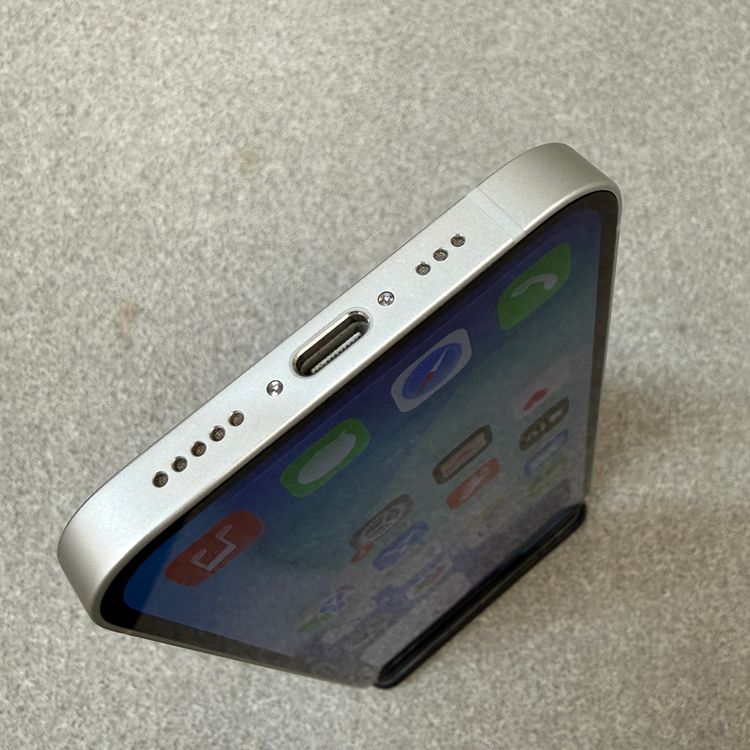 �Хåƥ꡼100% iPhone 16e 128GB �ۥ磻�� ������SIM�ե꡼����̵��