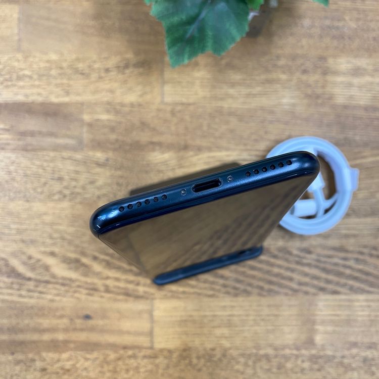 �Хåƥ꡼ 97% iPhone SE(�裳����)64GB ����SIM�ե꡼ ����̵��