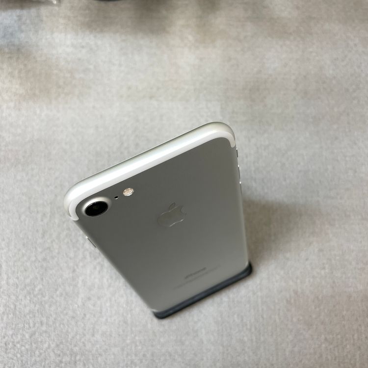 iPhone 7 32GB ����С� ������ SIM�ե꡼����̵��