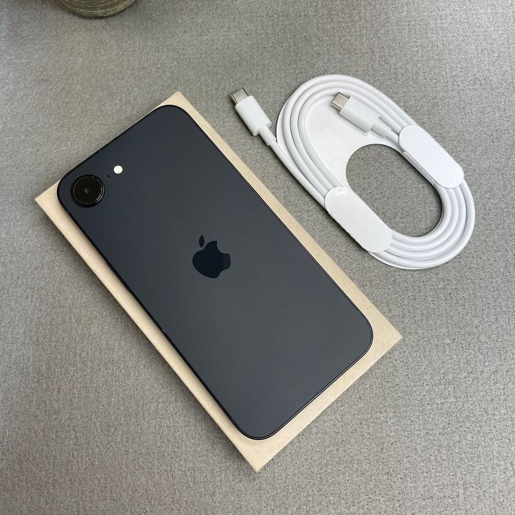 �Хåƥ꡼100% iPhone 16e 256GB �֥�å� Apple�� SIM�ե꡼����̵��