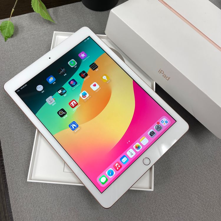 iPad ��6���� 2018 32GB ������� Wi-Fi + Cellular ��ǥ� ����̵��