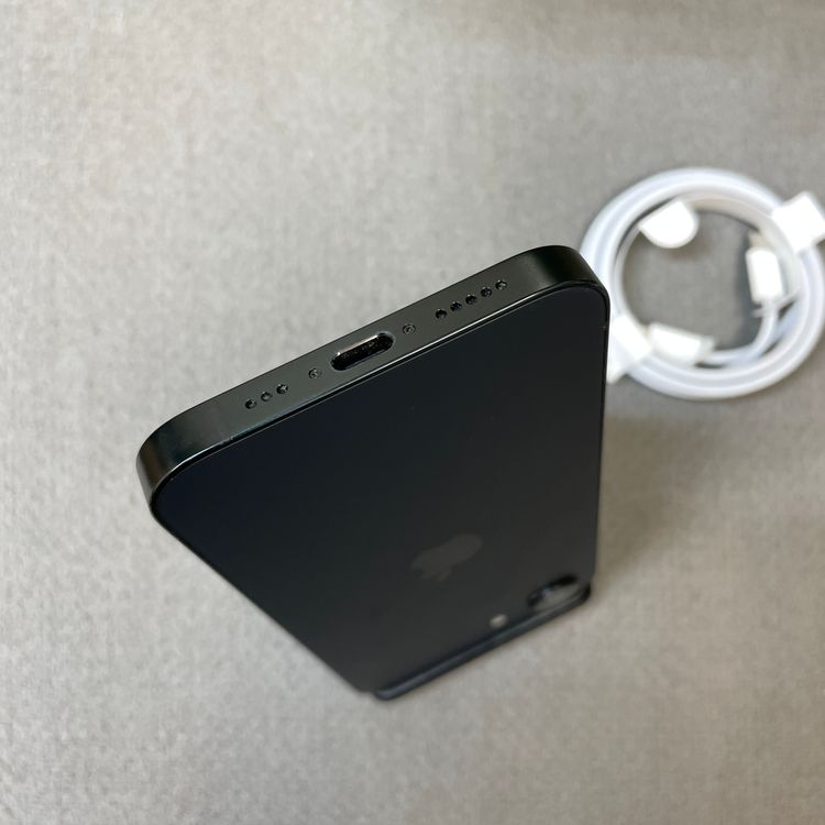 �Хåƥ꡼95% iPhone 16e 128GB �֥�å� Apple�� SIM�ե꡼����̵��