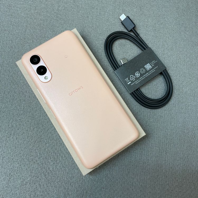 ����Ʊ�� Arrows We2 F-52E 64GB ����� �ɥ����� SIM�ե꡼ ����̵��