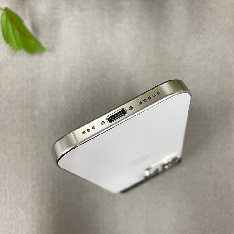 ����Ʊ�� iPhone16Pro 1TB �ۥ磻�� ������ SIM�ե꡼ ����̵��