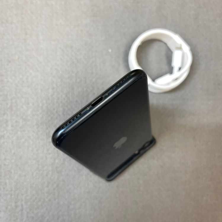 �Хåƥ꡼ 100%iPhone SE�裳���� 128GB �ߥåɥʥ��� ������SIM�ե꡼����̵��