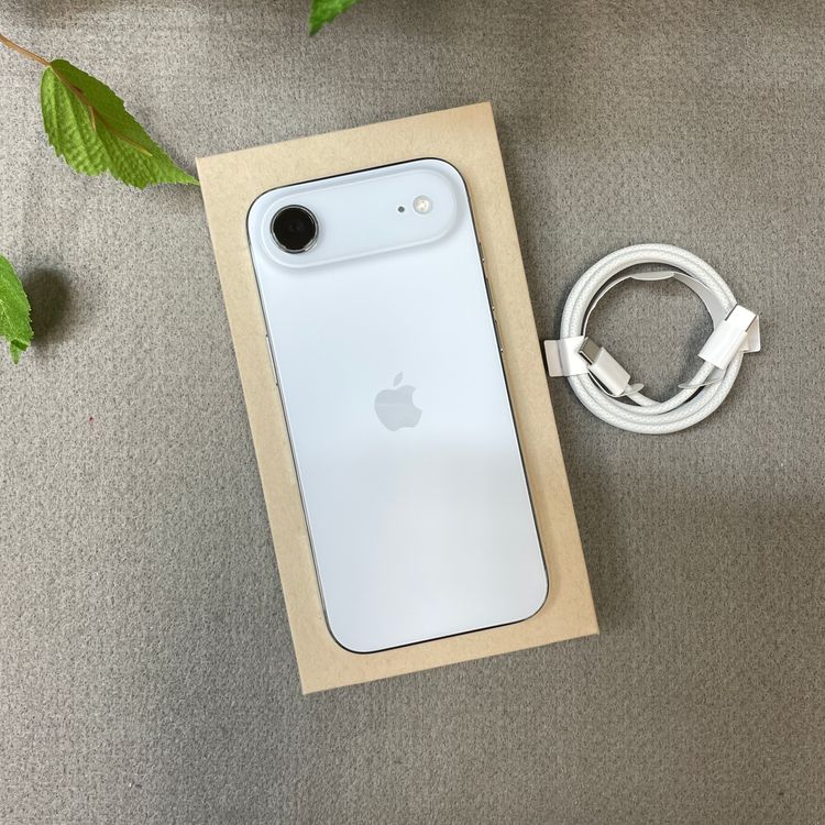 ����Ʊ�� iPhone Air 256GB �������֥롼������ SIM�ե꡼����̵��