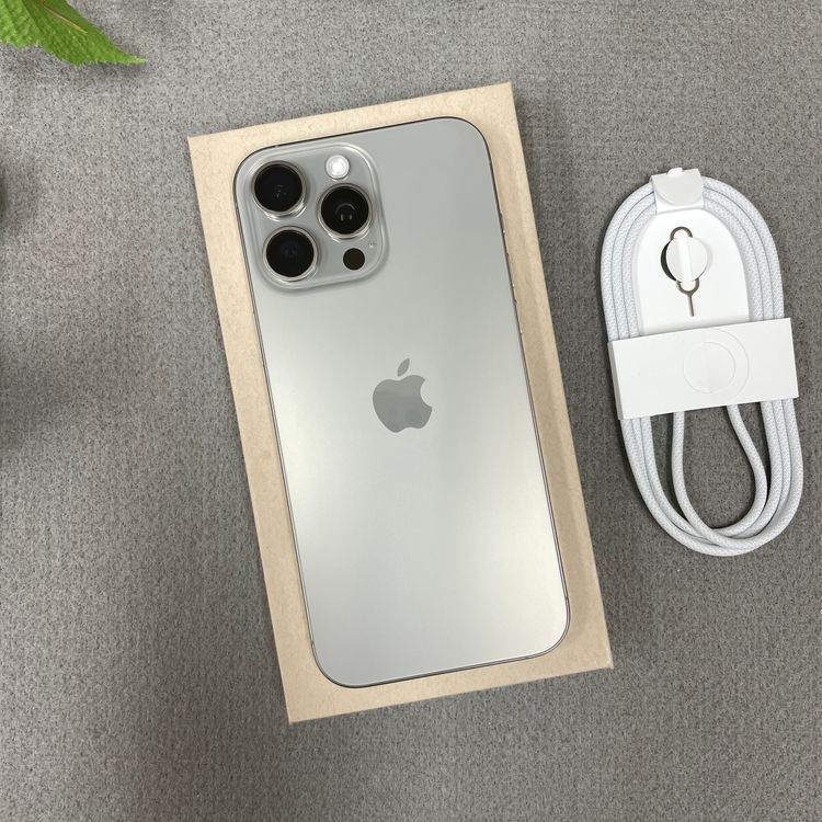 ����Ʊ�� iPhone 16ProMax 512GB �ʥ�����  ������ SIM�ե꡼����̵��