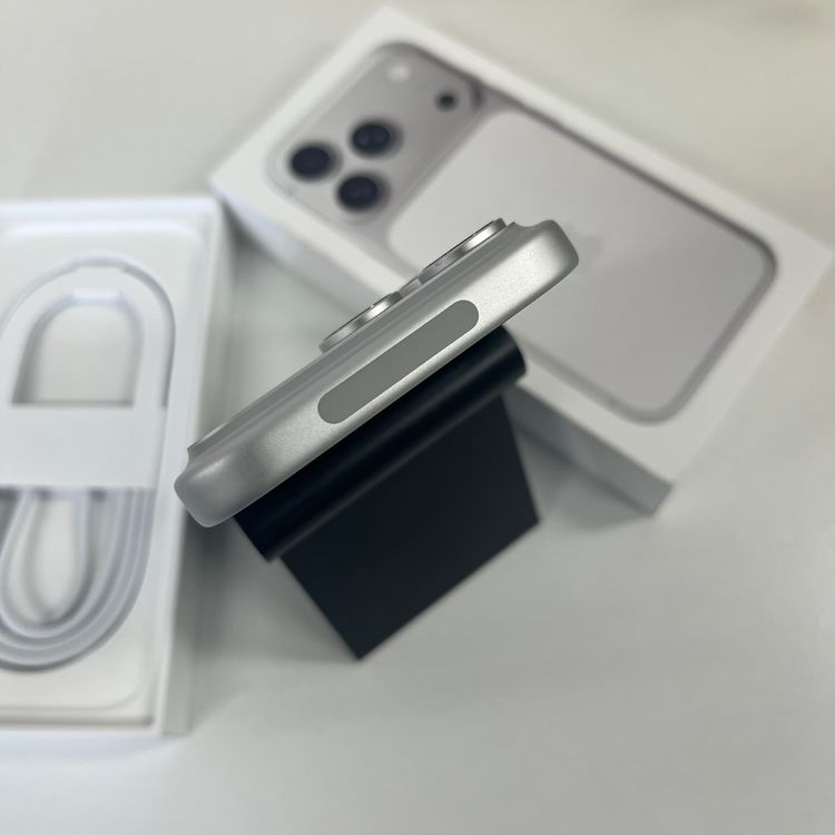 �Хåƥ꡼100% iPhone 17Pro 256GB ����С������� SIM�ե꡼����̵��