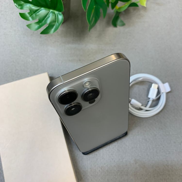 �Хåƥ꡼ 90% iPhone16Pro 512GB �ʥ����� ������ SIM�ե꡼����̵��