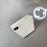 �Хåƥ꡼97% iPhone 16e 128GB �ۥ磻�� Apple��SIM�ե꡼