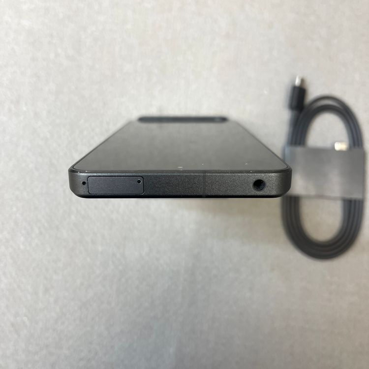 AQUOS R8 Pro 256GB �֥�å� ������ SIM�ե꡼����̵��