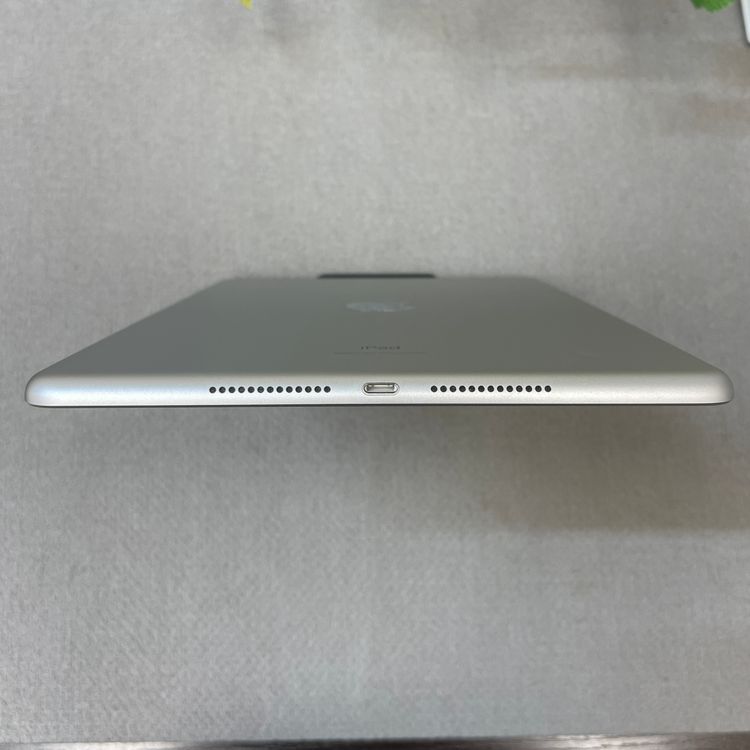 �Хåƥ꡼91�� iPad(��7����) 32GB ����С�WiFi��ǥ� ����̵��