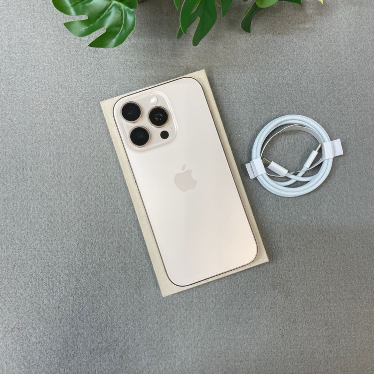 �Хåƥ꡼ 87�� iPhone16Pro 512GB �ǥ����� ������ SIM�ե꡼ ����̵��