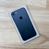 バッテリー 93% iPhone 7 32GB ブラック国内版 SIMフリー送料無料