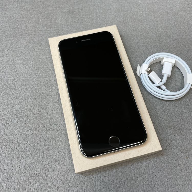 �Хåƥ꡼ 100% iPhone SE3 64GB �������饤�� ������ SIM�ե꡼ ����̵��