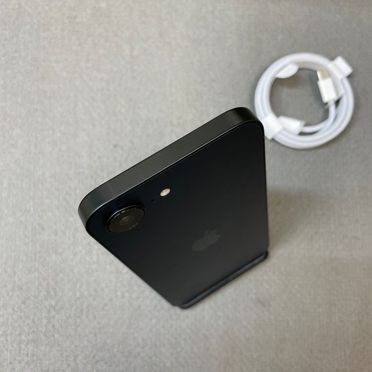 �Хåƥ꡼100% iPhone 16e 128GB �֥�å� Apple�� SIM�ե꡼