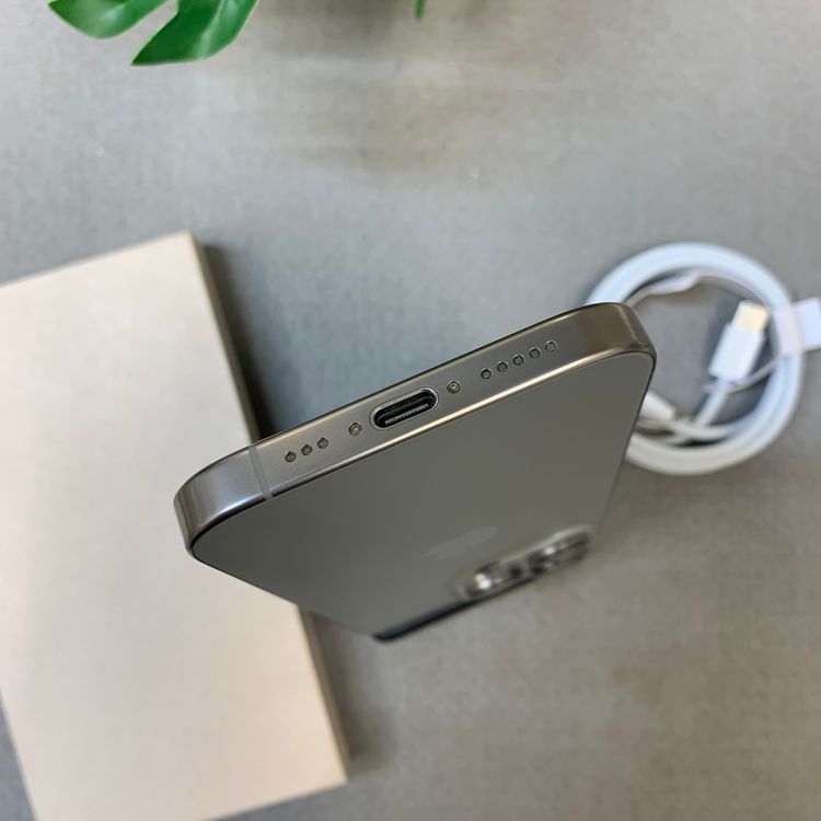 �Хåƥ꡼ 90% iPhone16Pro 512GB �ʥ����� ������ SIM�ե꡼����̵��