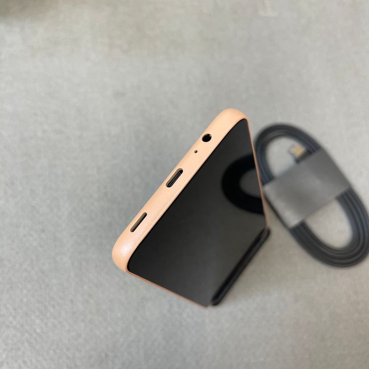 ����Ʊ�� Arrows We2 F-52E 64GB ����� �ɥ����� SIM�ե꡼ ����̵��
